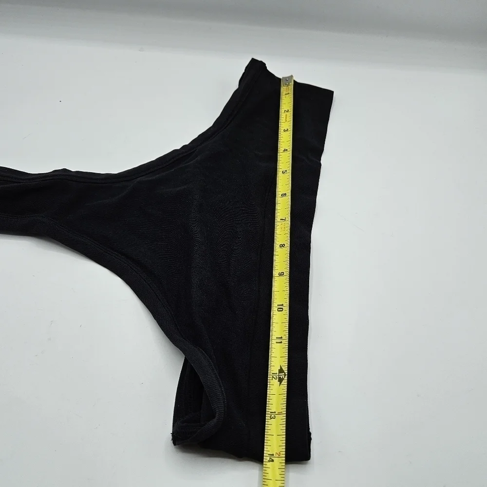 NWT Skims Pn-thong onyx size 2x